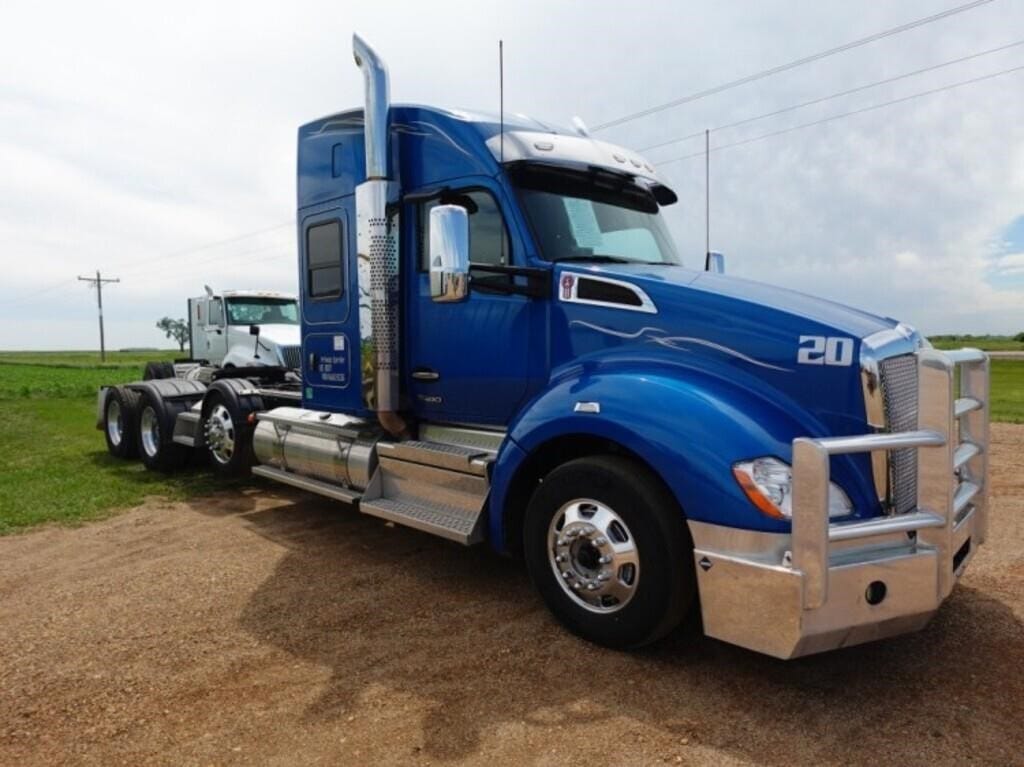 2022 Kenworth T680 Equipment Image0
