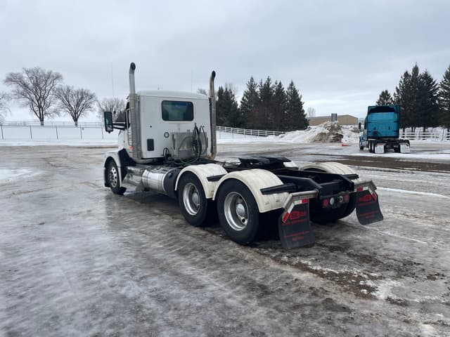 Image of Kenworth T680 equipment image 2