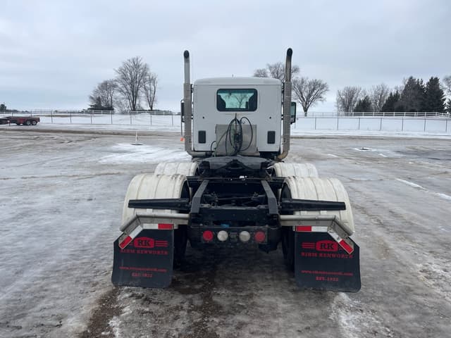 Image of Kenworth T680 equipment image 3