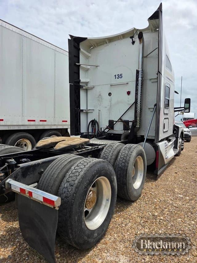 Image of Kenworth T680 equipment image 2
