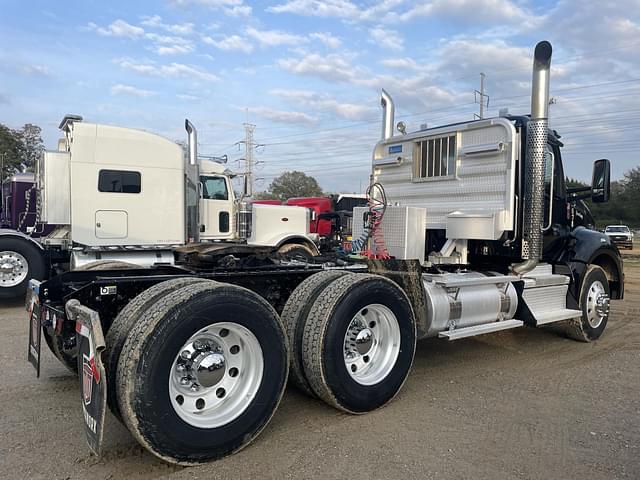 Image of Kenworth T880 equipment image 2