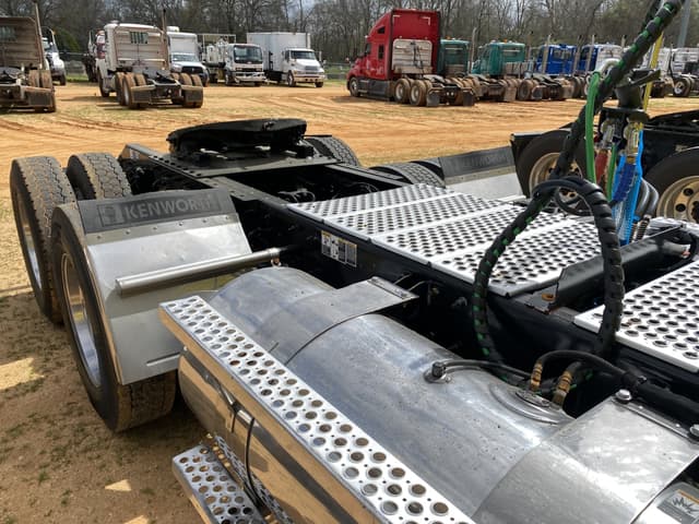 Image of Kenworth T880 equipment image 4