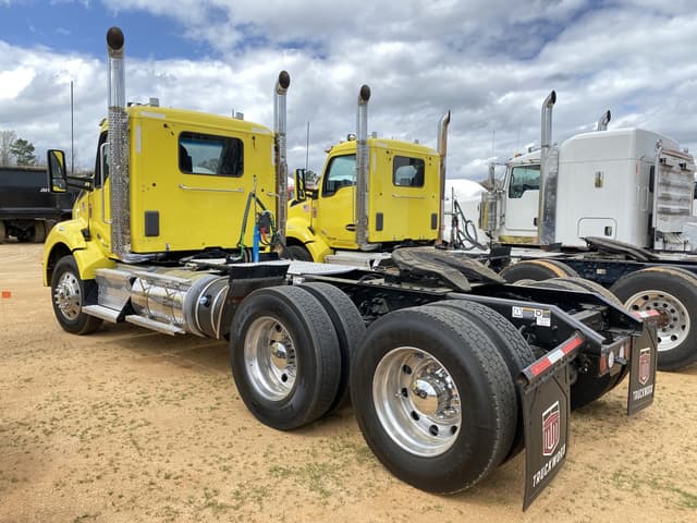 Image of Kenworth T880 equipment image 1