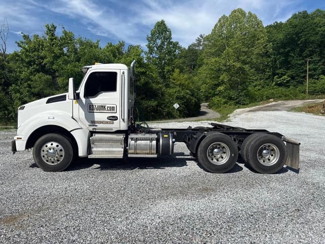 Image of Kenworth T880 equipment image 1