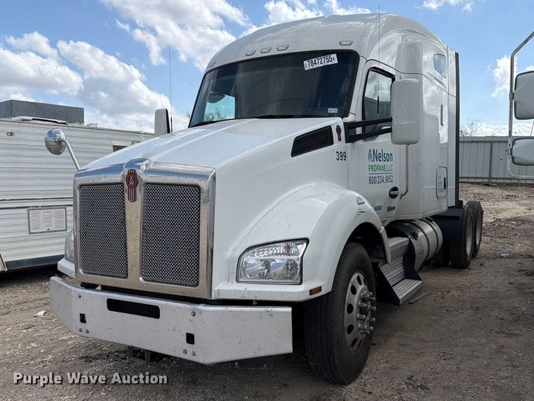 2022 Kenworth T880 Equipment Image0