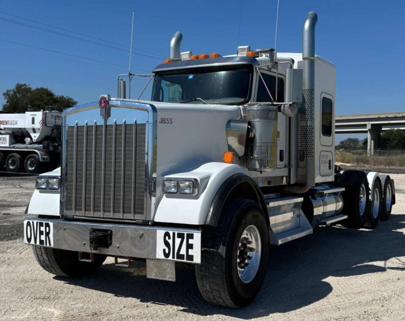 2022 Kenworth W900 Equipment Image0