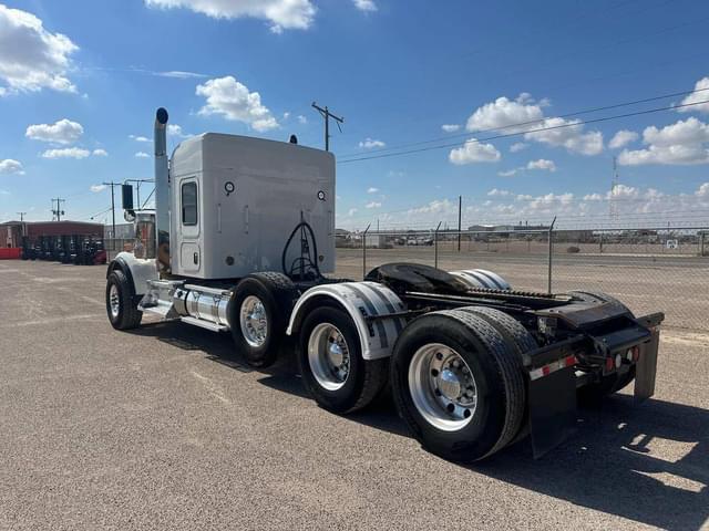 Image of Kenworth W900 equipment image 4