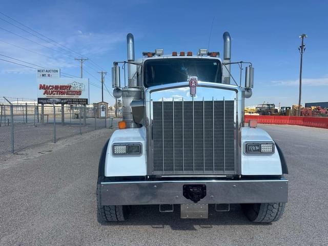Image of Kenworth W900 equipment image 2