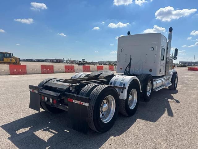 Image of Kenworth W900 equipment image 3
