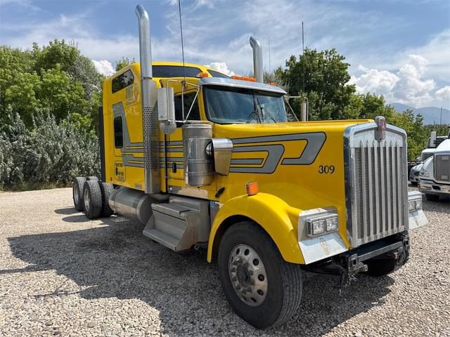 Image of Kenworth W900 equipment image 2