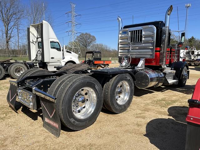 Image of Kenworth W900 equipment image 2