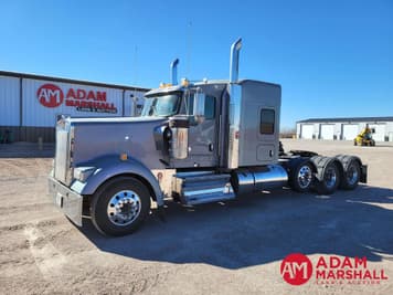 Main image Kenworth W900