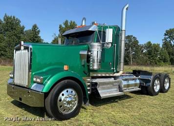 Main image Kenworth W900