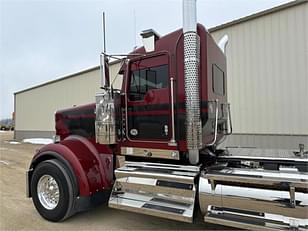 Main image Kenworth W900L 12