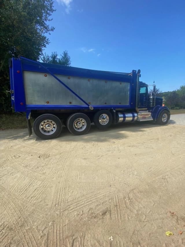 Image of Kenworth W900 equipment image 4