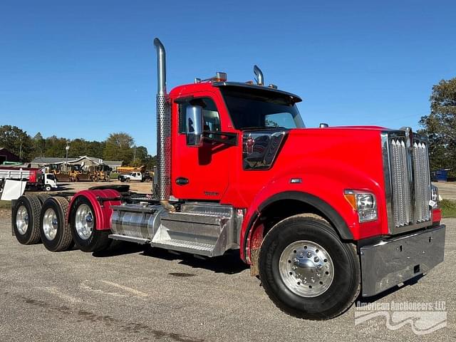 Image of Kenworth W990 equipment image 1