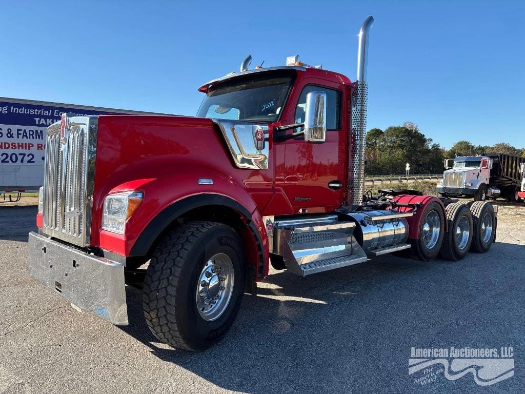 Main image Kenworth W990