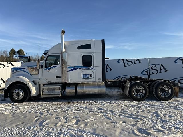 Image of Kenworth W900 equipment image 1