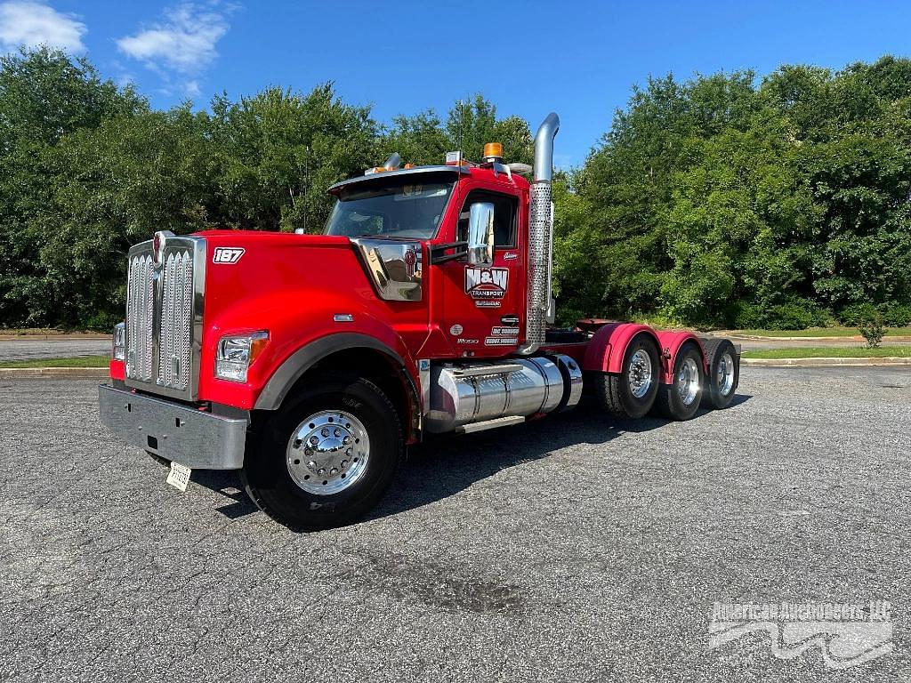 Image of Kenworth W990 Primary image