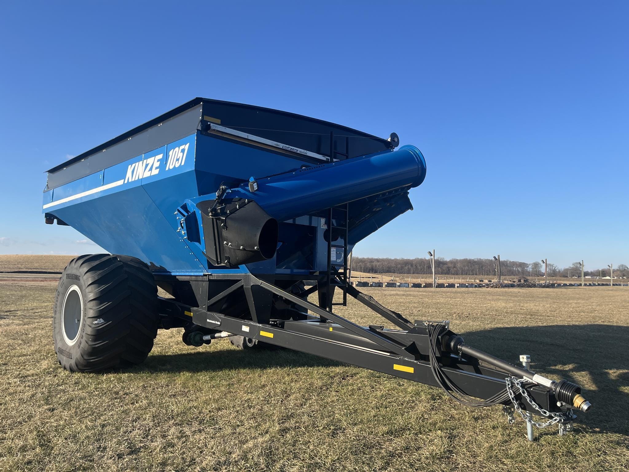 2022 Kinze 1051 Equipment Image0