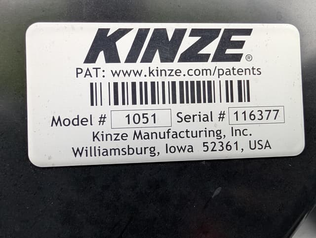 Image of Kinze 1051 equipment image 4
