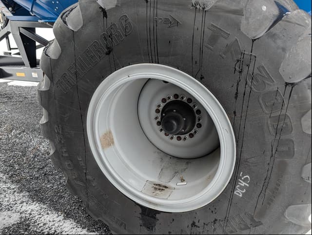 Image of Kinze 1051 equipment image 3