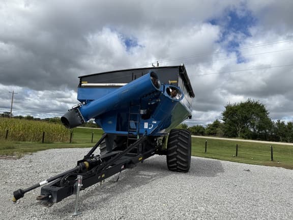 Image of Kinze 1051 equipment image 2