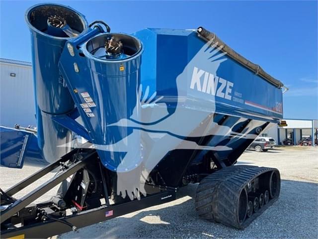 Image of Kinze 1321 equipment image 3