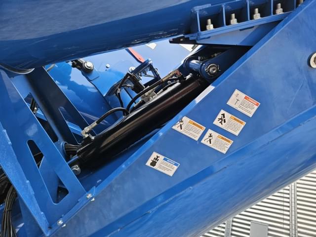 Image of Kinze 1321 equipment image 4