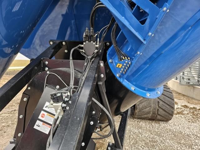 Image of Kinze 1321 equipment image 3