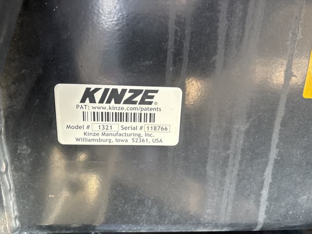 Image of Kinze 1321 equipment image 4