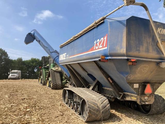 Image of Kinze 1321 equipment image 3