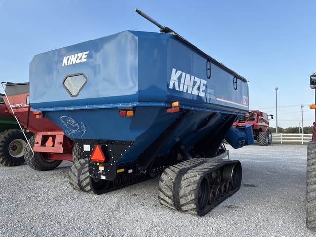 Image of Kinze 1321 equipment image 2