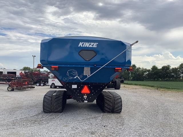 Image of Kinze 1421 equipment image 3