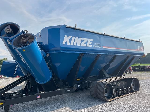 Image of Kinze 1421 equipment image 3