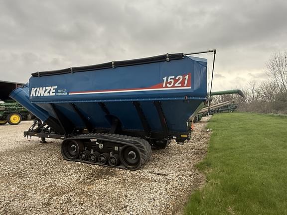 Image of Kinze 1521 equipment image 2