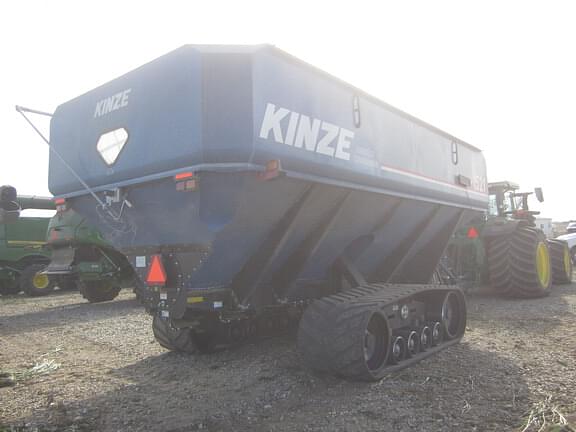 Image of Kinze 1521 equipment image 2