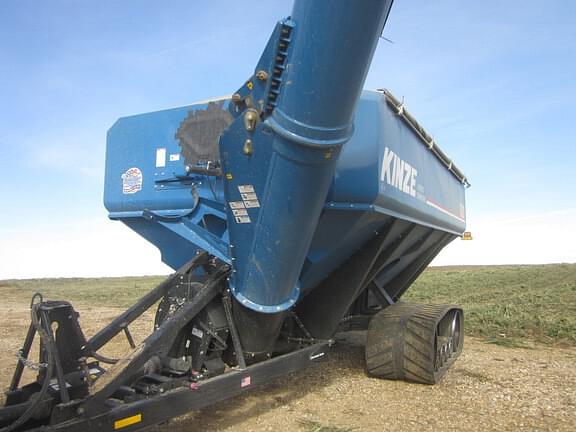 Image of Kinze 1521 equipment image 3