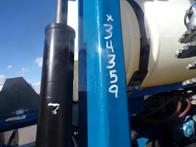 Image of Kinze 3205 equipment image 1