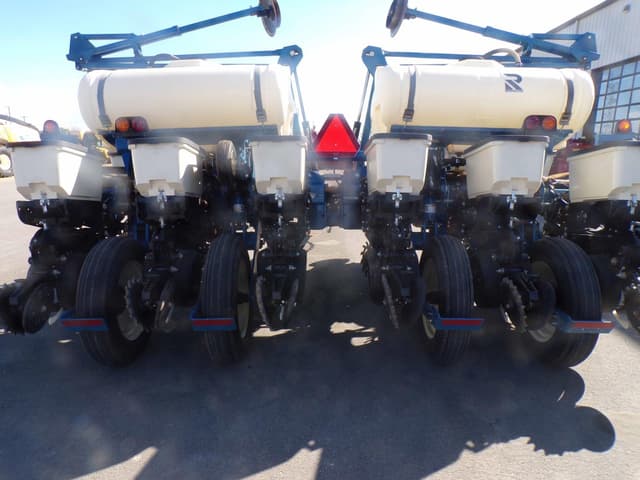 Image of Kinze 3205 equipment image 4