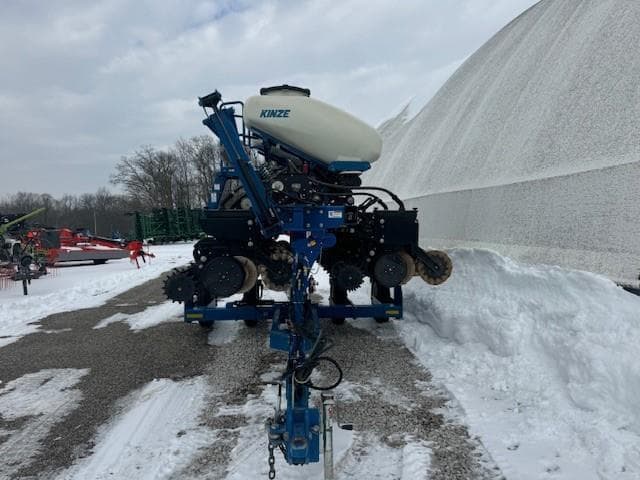 Image of Kinze 3505 equipment image 2