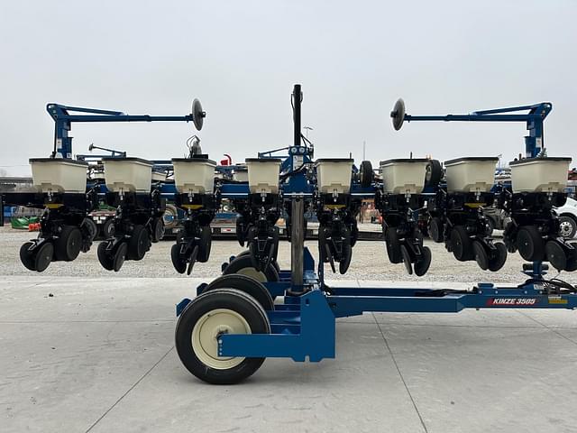 Image of Kinze 3505 equipment image 1