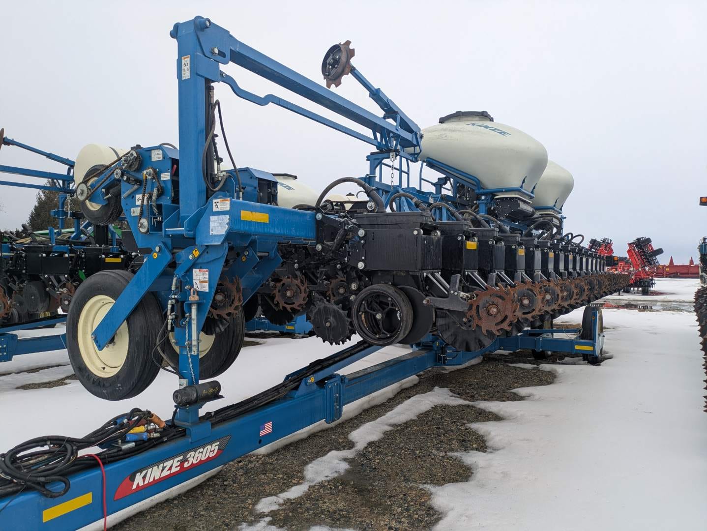 2022 Kinze 3605 Equipment Image0