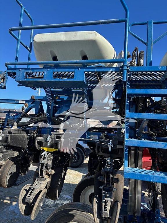 Image of Kinze 3605 equipment image 4