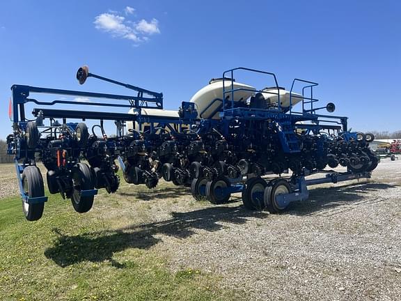 Image of Kinze 3605 equipment image 1