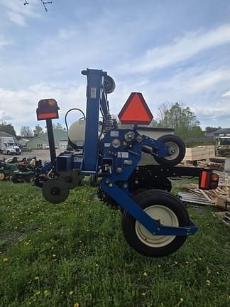Image of Kinze 3605 equipment image 4