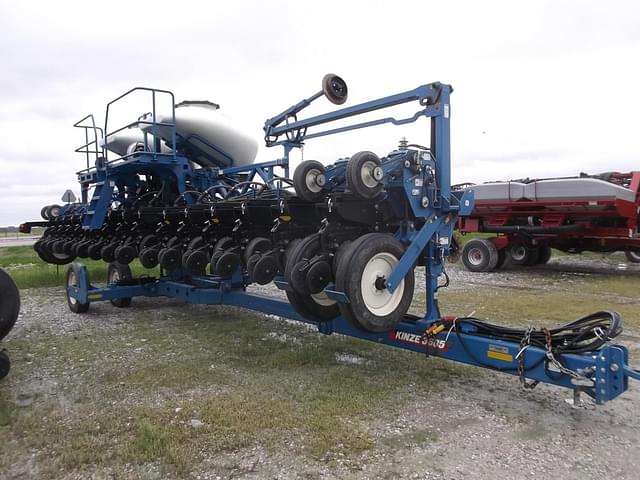 Image of Kinze 3605 equipment image 3