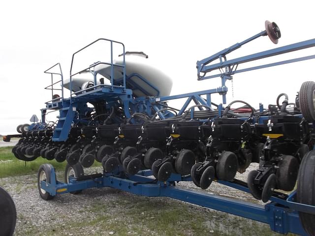 Image of Kinze 3605 equipment image 4