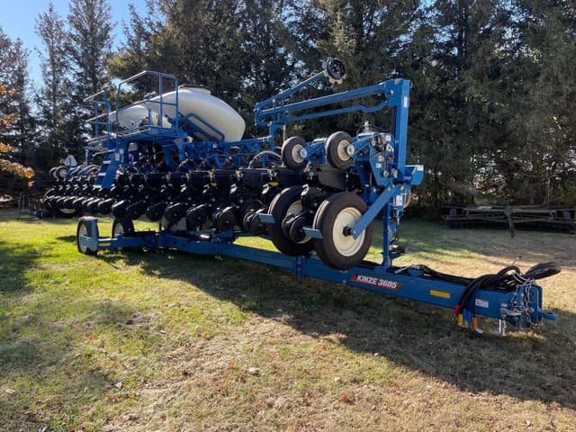 Image of Kinze 3605 equipment image 1
