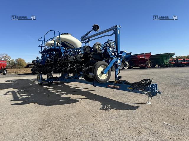 Image of Kinze 3605 equipment image 3